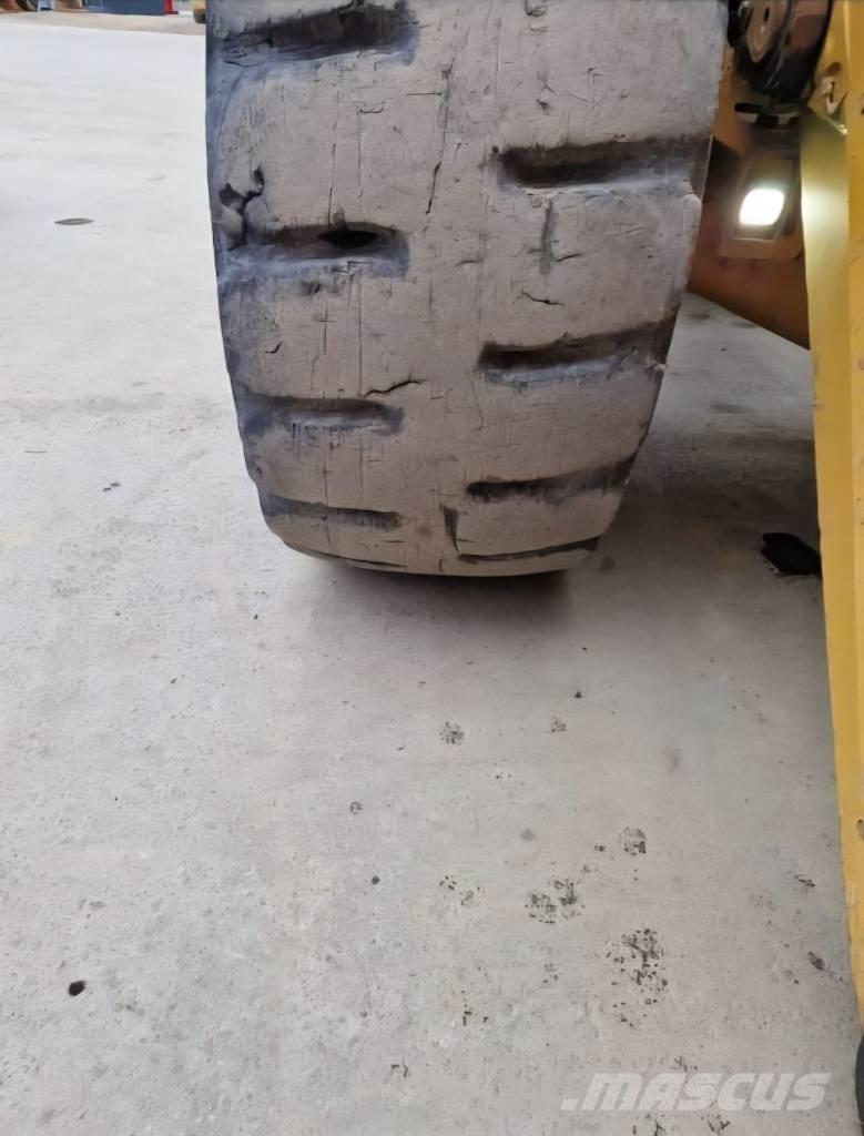 CAT 988K 轮式装载机