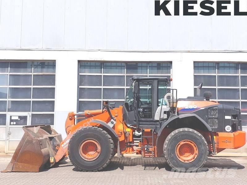 Hitachi ZW 250-6 轮式装载机