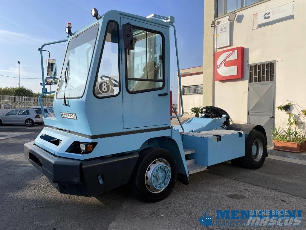 Terberg YT222 码头牵引车