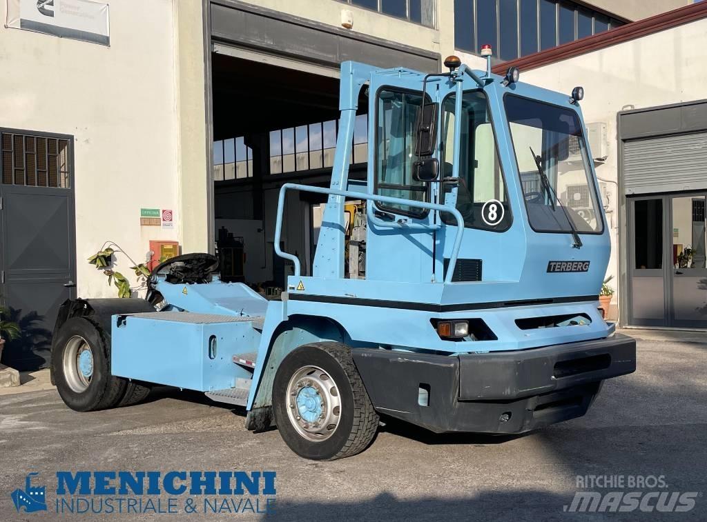 Terberg YT222 码头牵引车