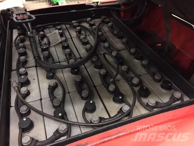 Linde E 20 PH - 02 电动叉车