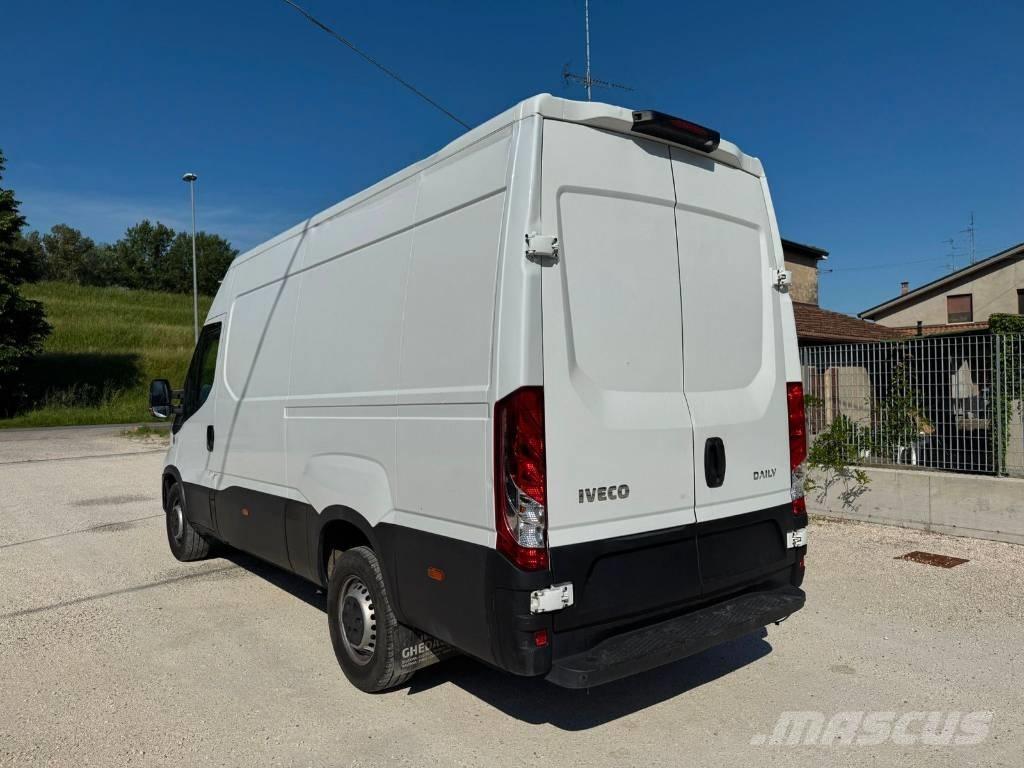 Iveco Daily 35s14 大型面包车