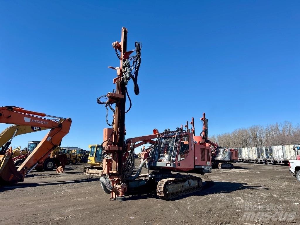 Sandvik DX 800 钻孔机