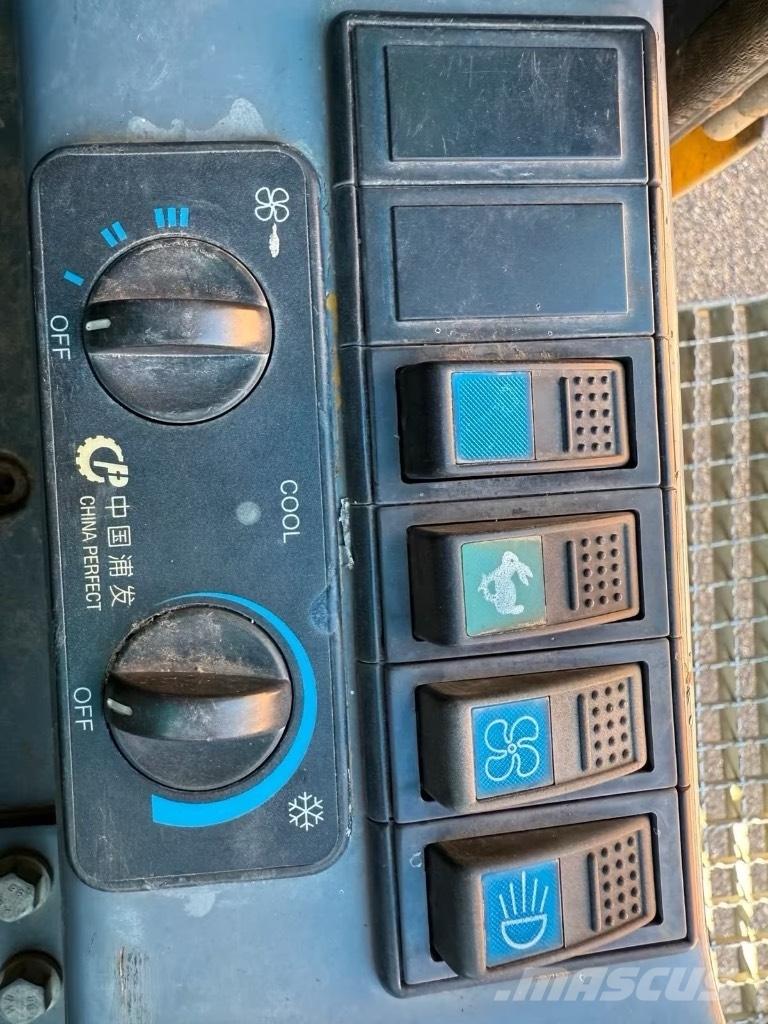 Yuchai YC 60-7 履带挖掘机