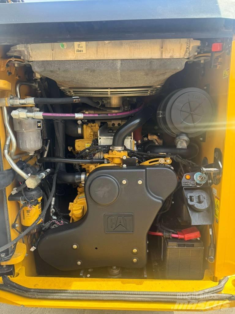 CAT 299 D3 滑移装载机