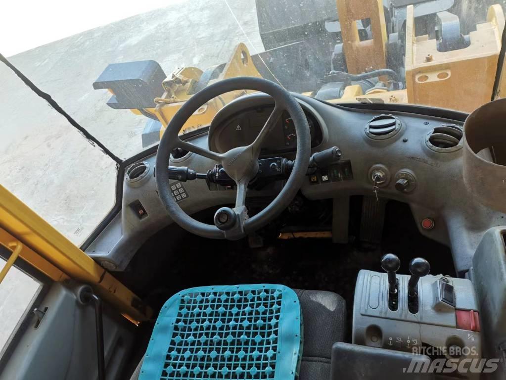 Volvo L 120 E 轮式装载机