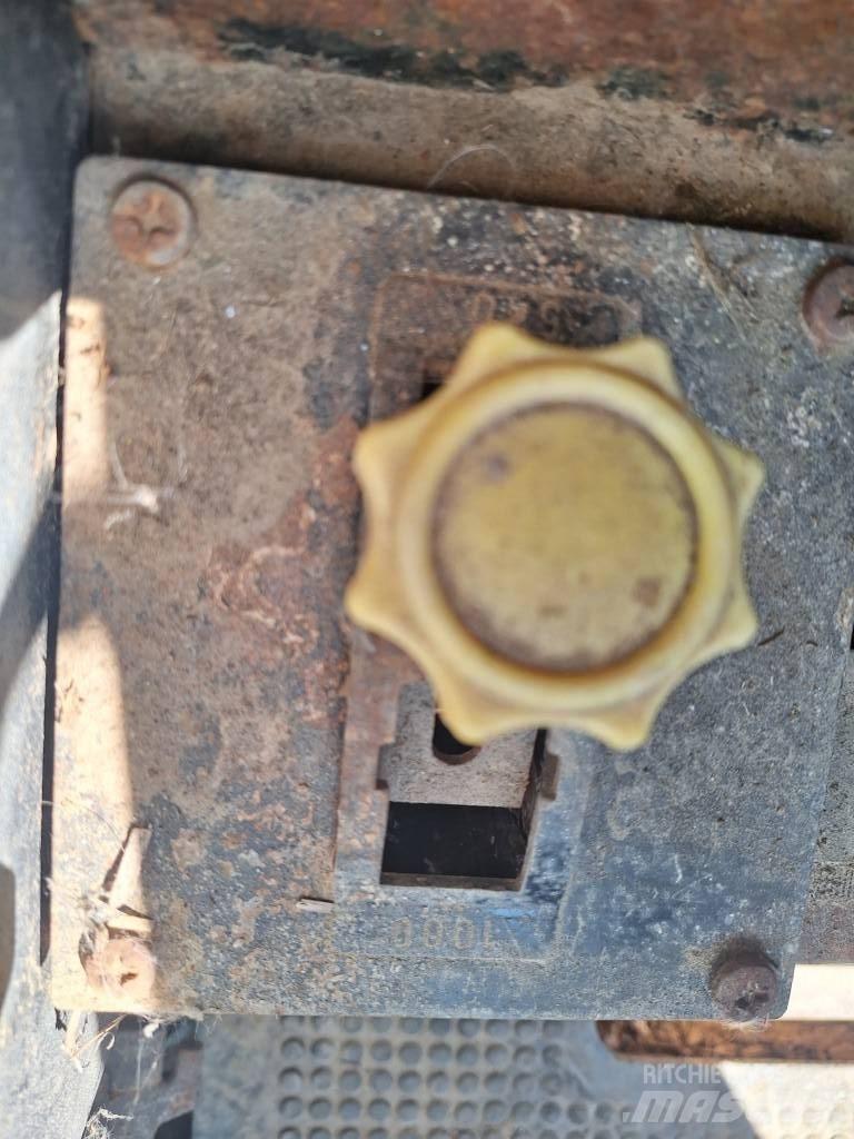 John Deere 3040 拖拉机/农用车