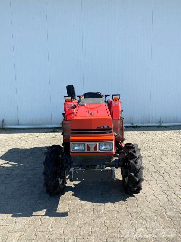 Yanmar F235D 小型拖拉机
