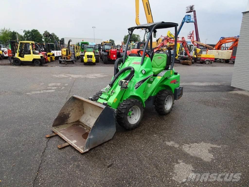 Avant 423 小型装载机