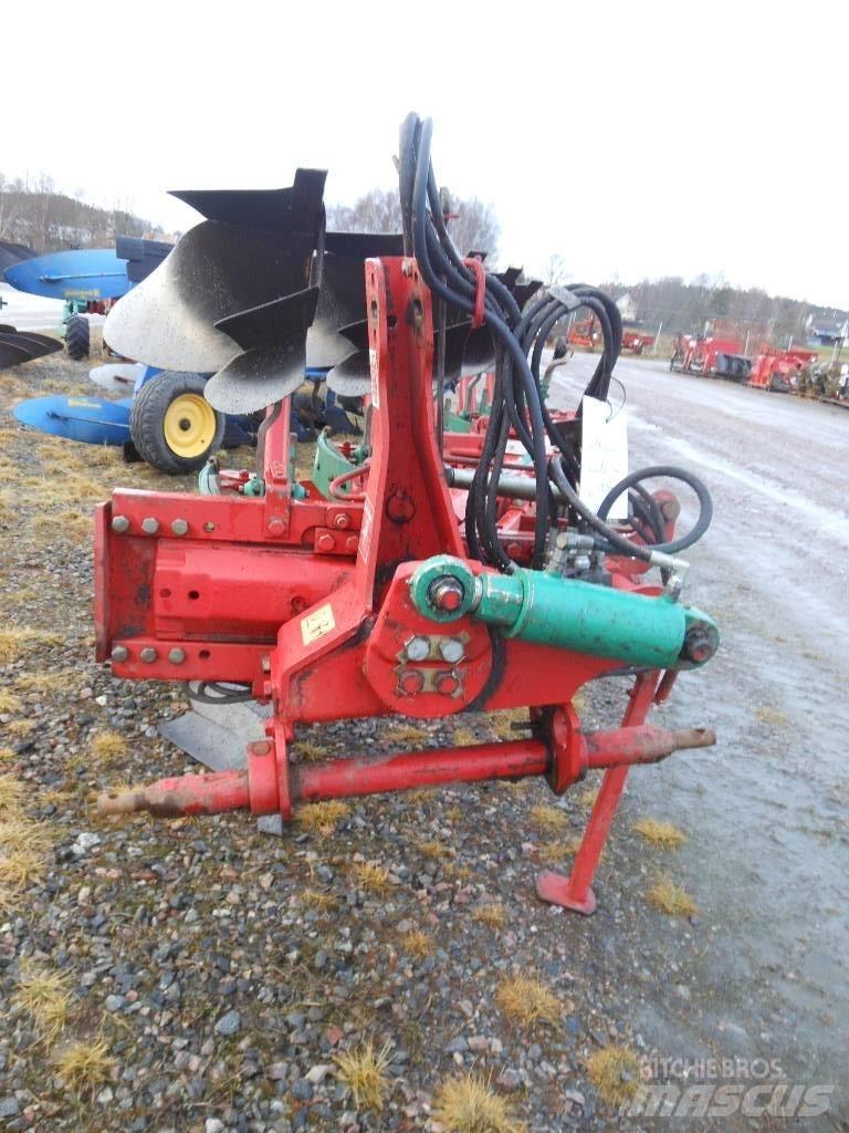 Kverneland ES80 双向犁