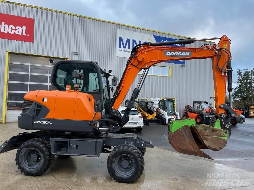 Doosan DX 57 W-5 轮式挖掘机