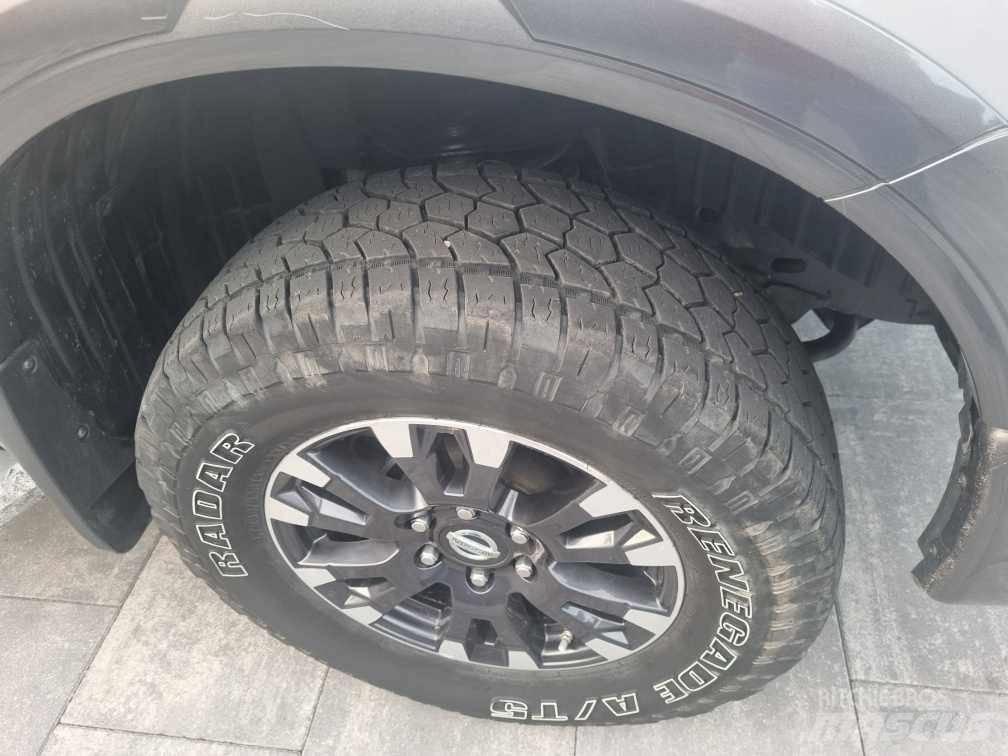 Nissan TITAN XD PRO 皮卡车