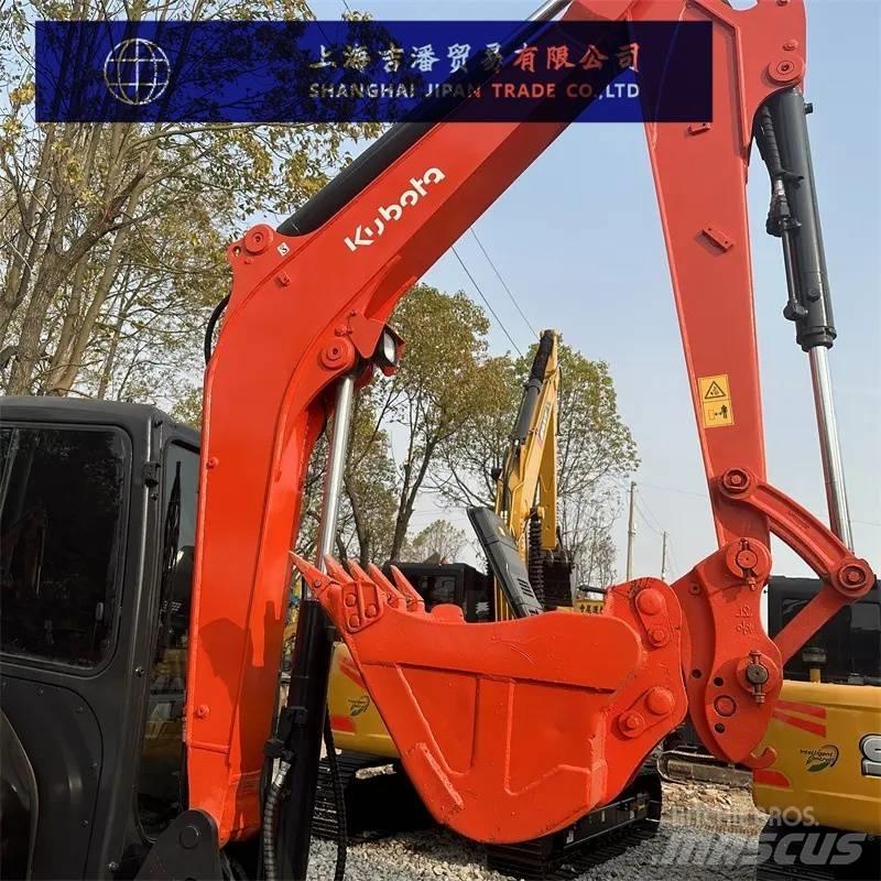 Kubota KX 165 中型挖掘机