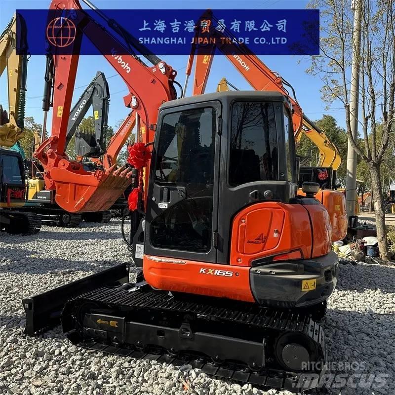 Kubota KX 165 中型挖掘机