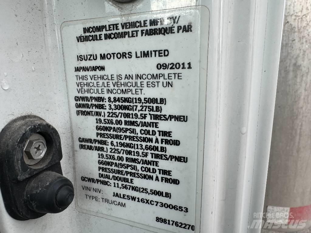 Isuzu NRR 大型面包车