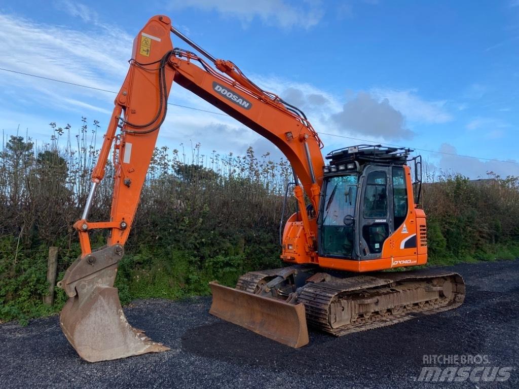Doosan DX 140 LCR-3 履带挖掘机
