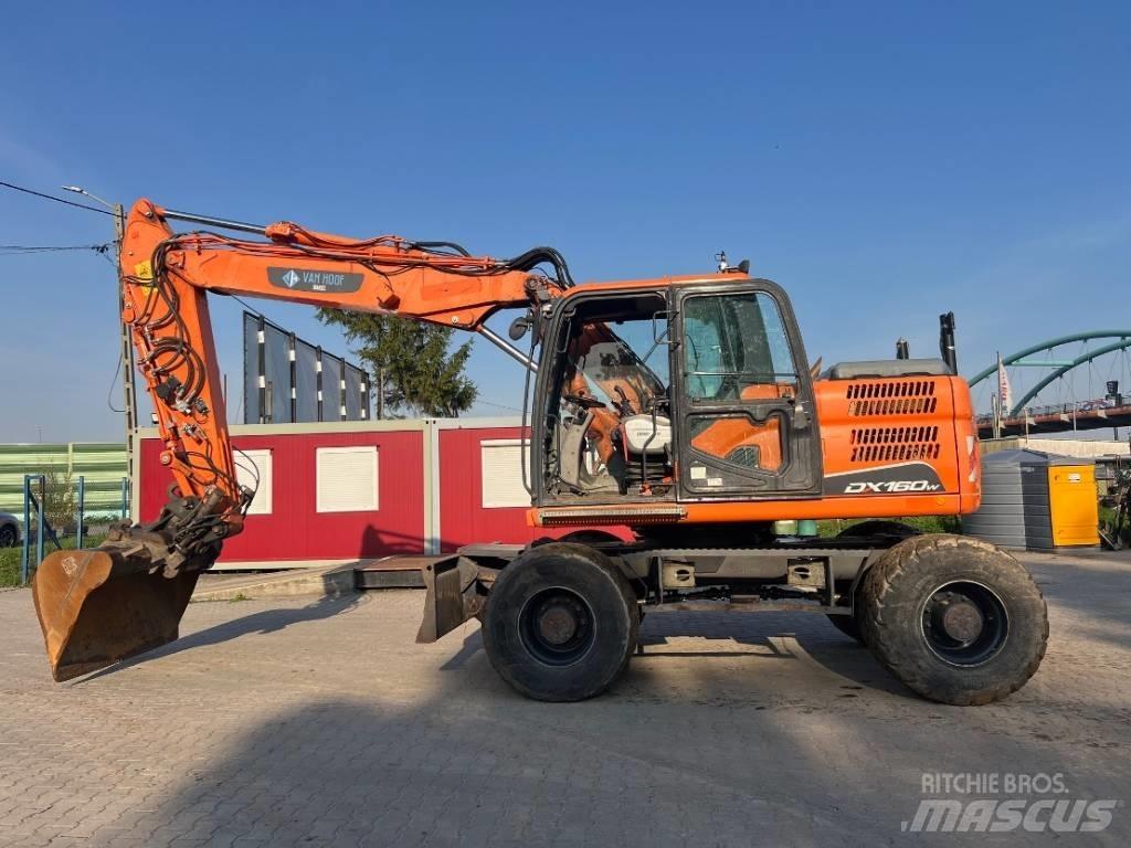 Doosan DX 160 W-3 轮式挖掘机