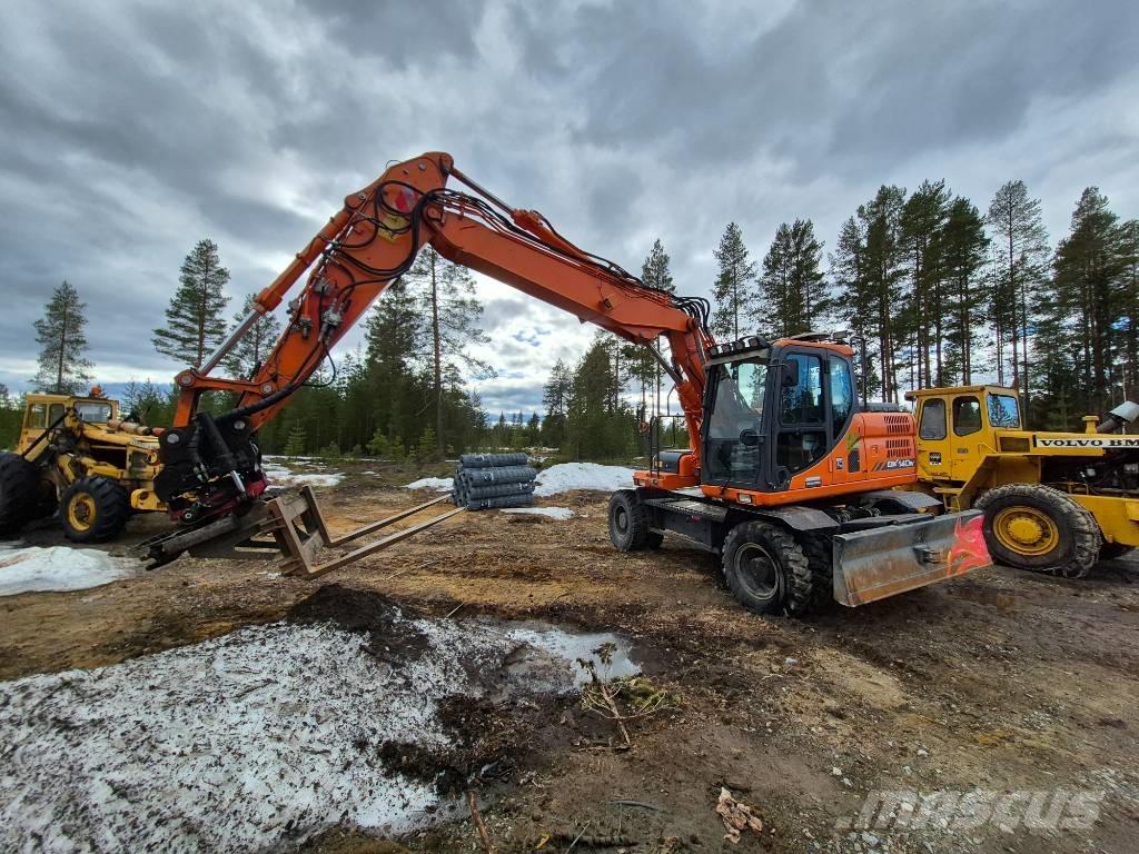 Doosan DX 140 W-3 轮式挖掘机