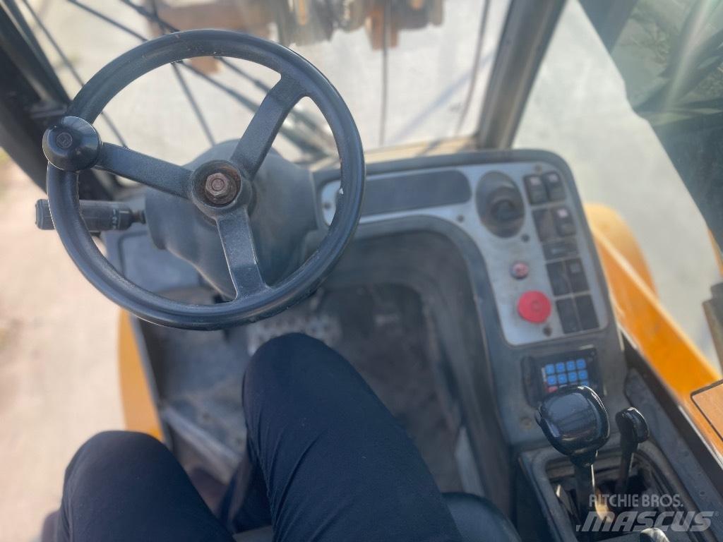 JCB TLT 30 D 4x4 伸缩臂叉装车|叉装车