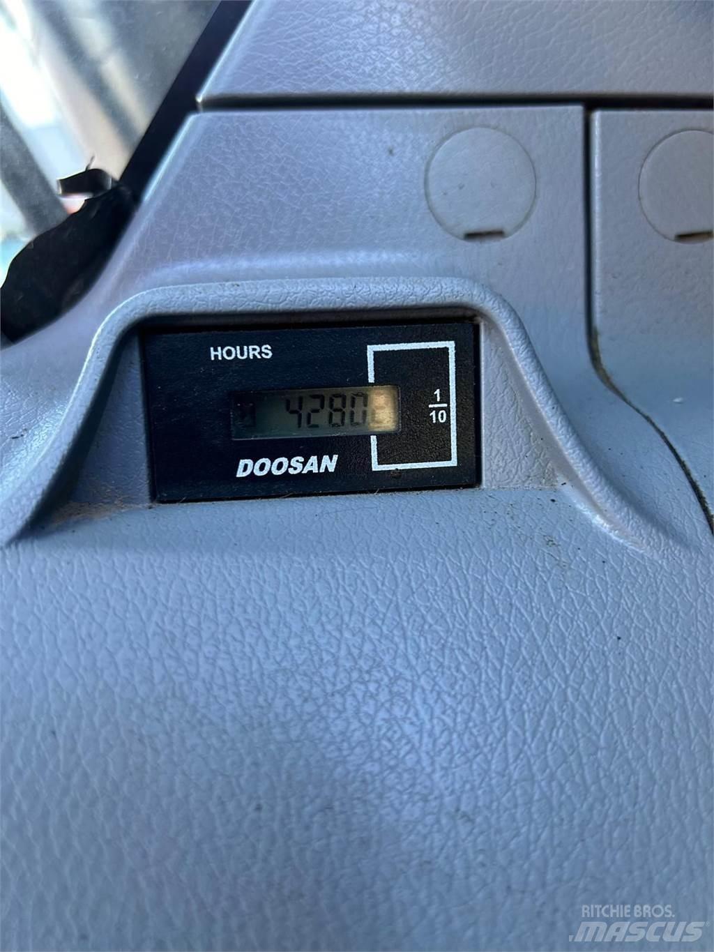 Doosan DX340LC-5 履带挖掘机