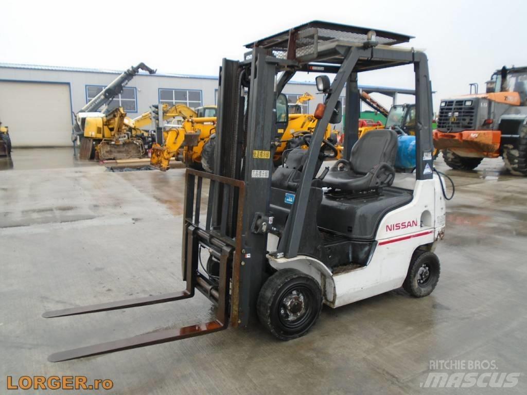 Nissan EBT P1F1 天然气叉车