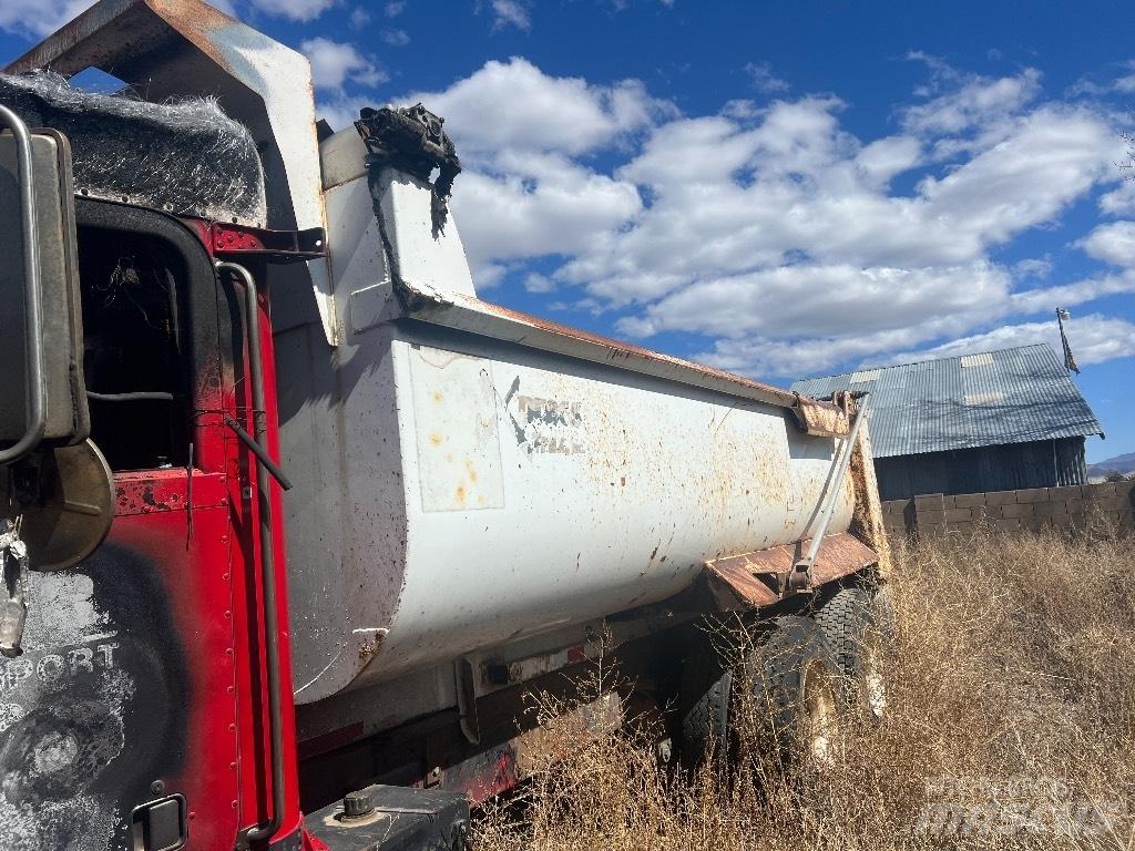 Peterbilt 377 自卸式货车