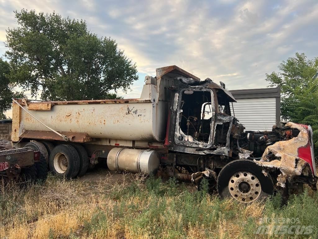 Peterbilt 377 自卸式货车