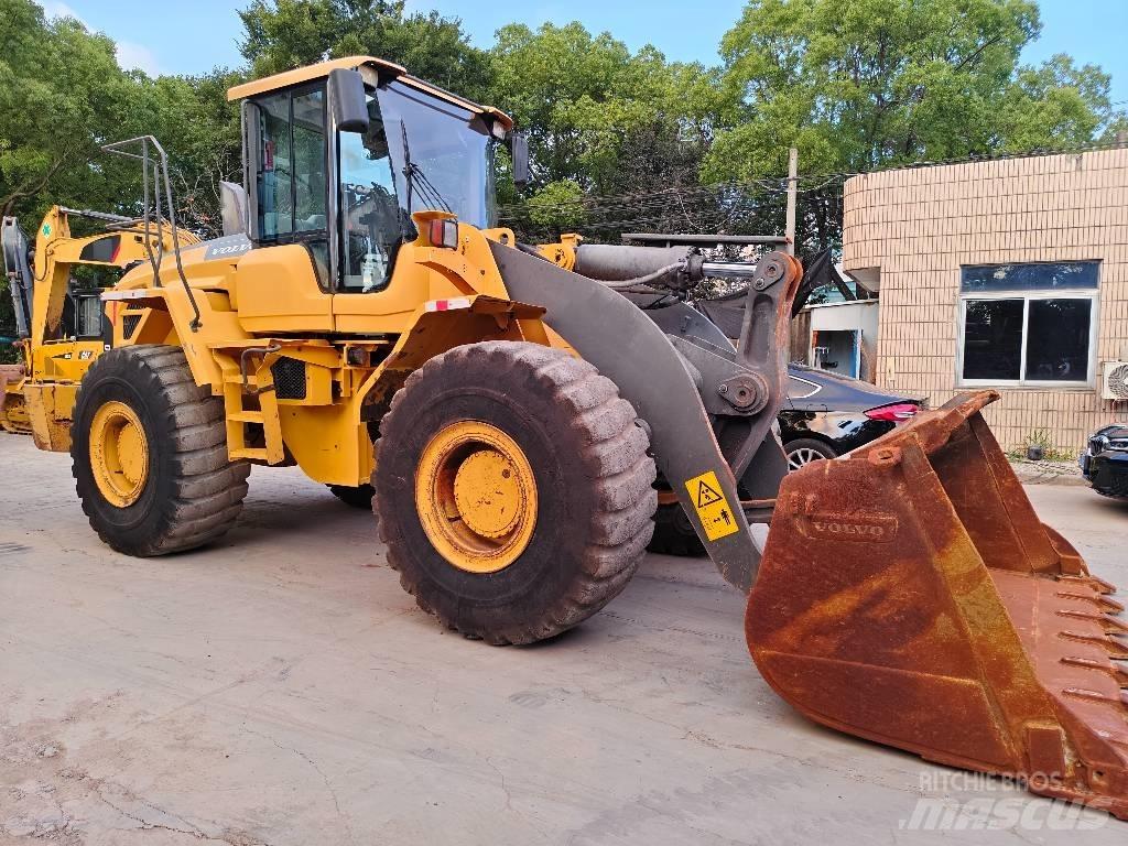 Volvo L 120 轮式装载机