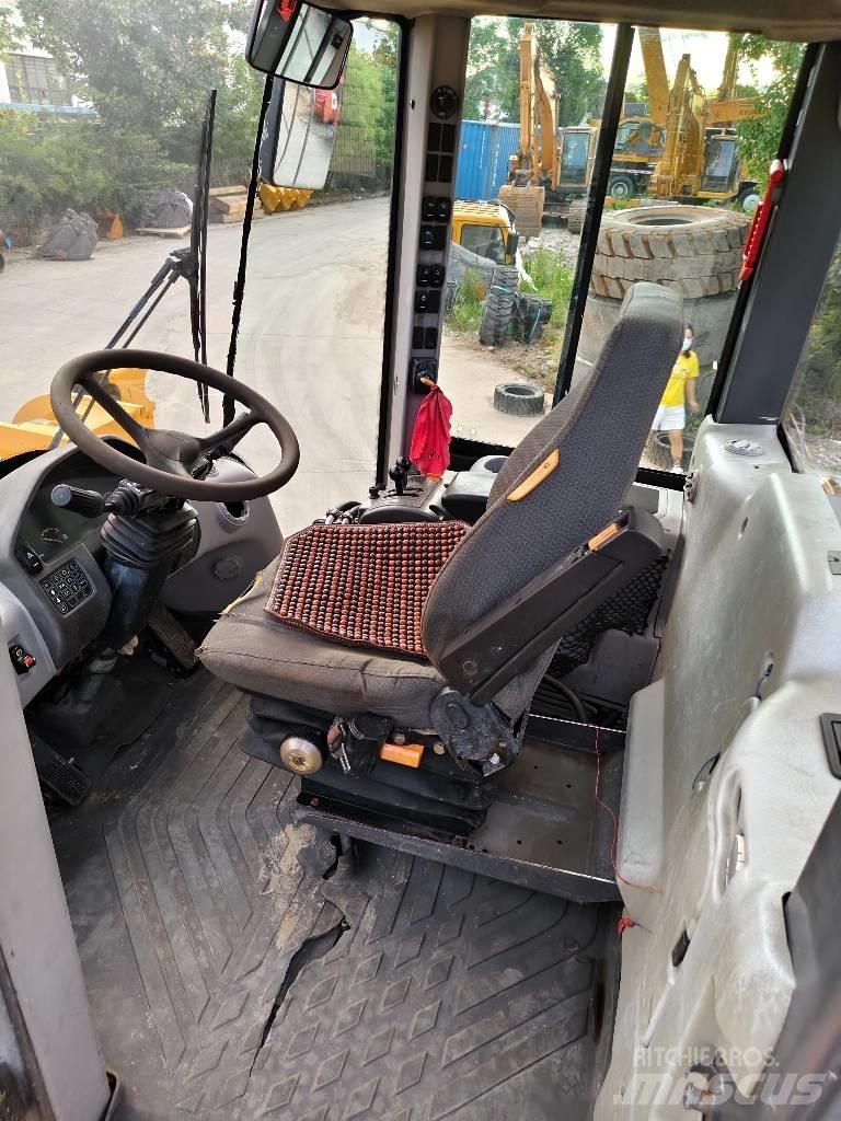 Volvo L 120 轮式装载机
