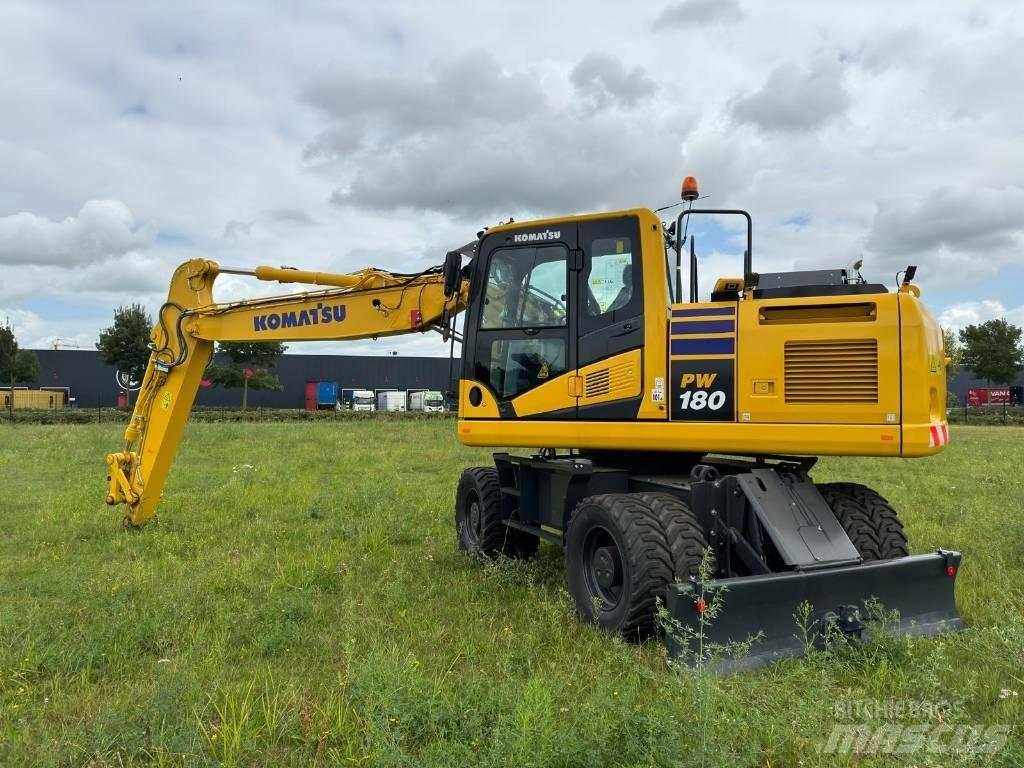Komatsu PW180-11E0 轮式挖掘机