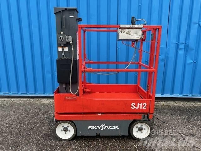 SkyJack SJ 12 剪叉式升降机