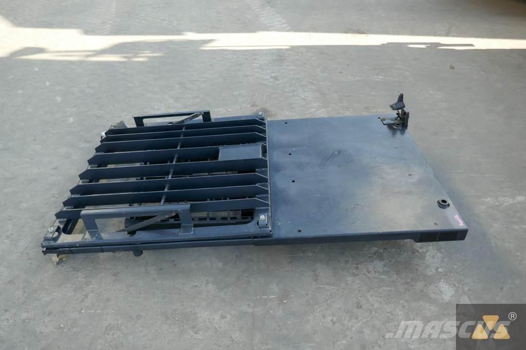 CAT 357-4102 驾驶室与内部