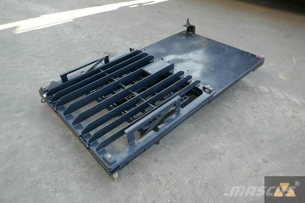 CAT 357-4102 驾驶室与内部