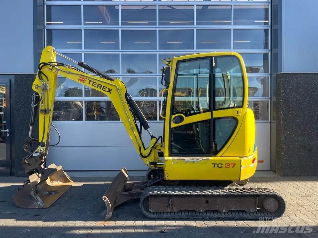 Terex TC37 小型挖掘机