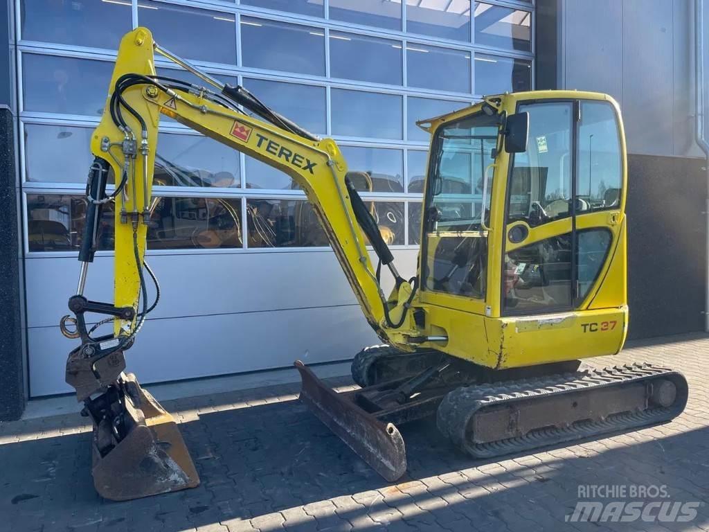 Terex TC37 小型挖掘机