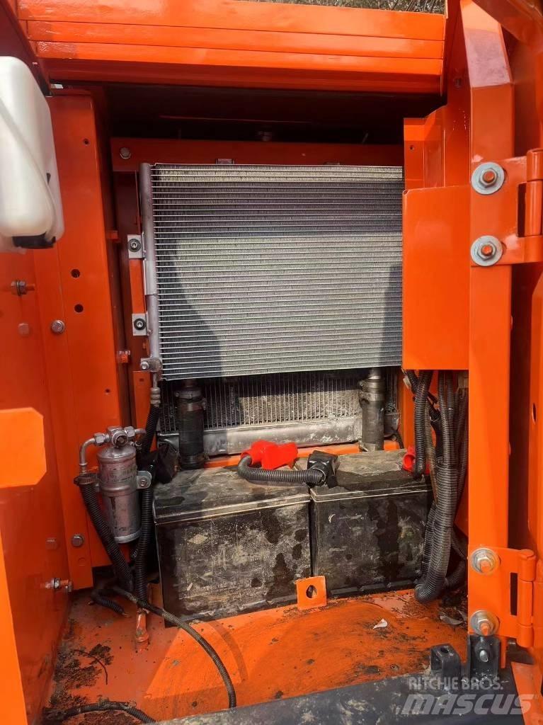 Hitachi ZX70 履带挖掘机