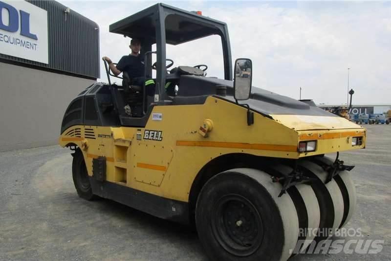 Bomag BW27RH 复合式压路机