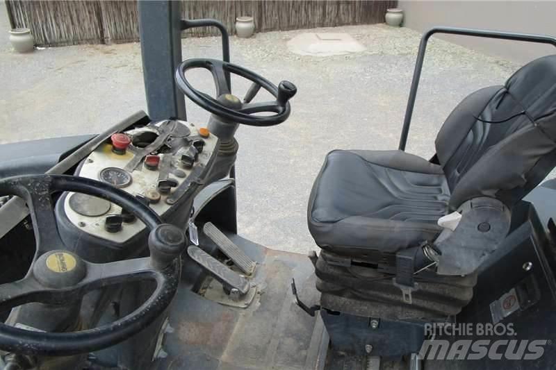 Bomag BW27RH 复合式压路机