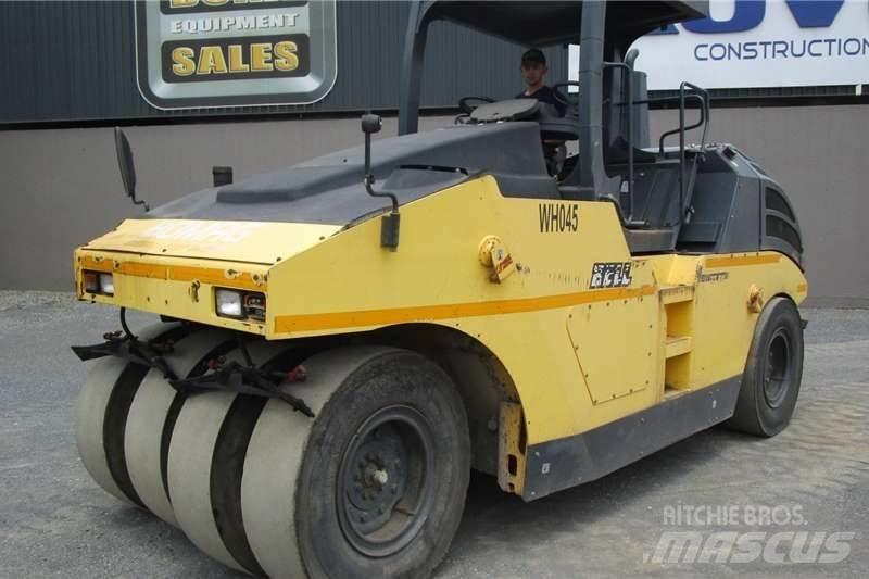 Bomag BW27RH 复合式压路机