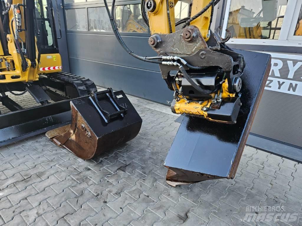 CAT 305.5 E2 小型挖掘机