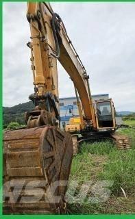 Hyundai Robex 300 LC 履带挖掘机