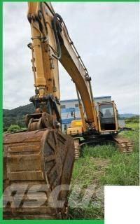 Hyundai Robex 300 LC 履带挖掘机