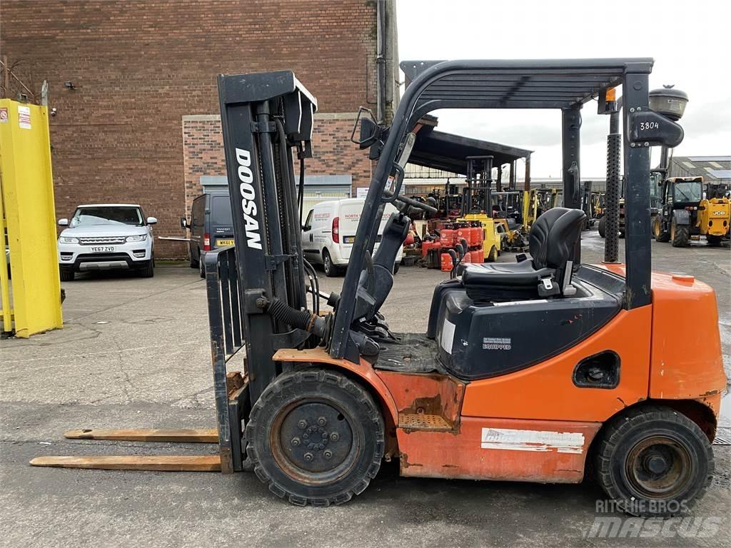 Doosan D25S-5 柴油叉车