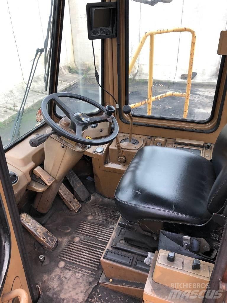 CAT 824 C 轮式推土机