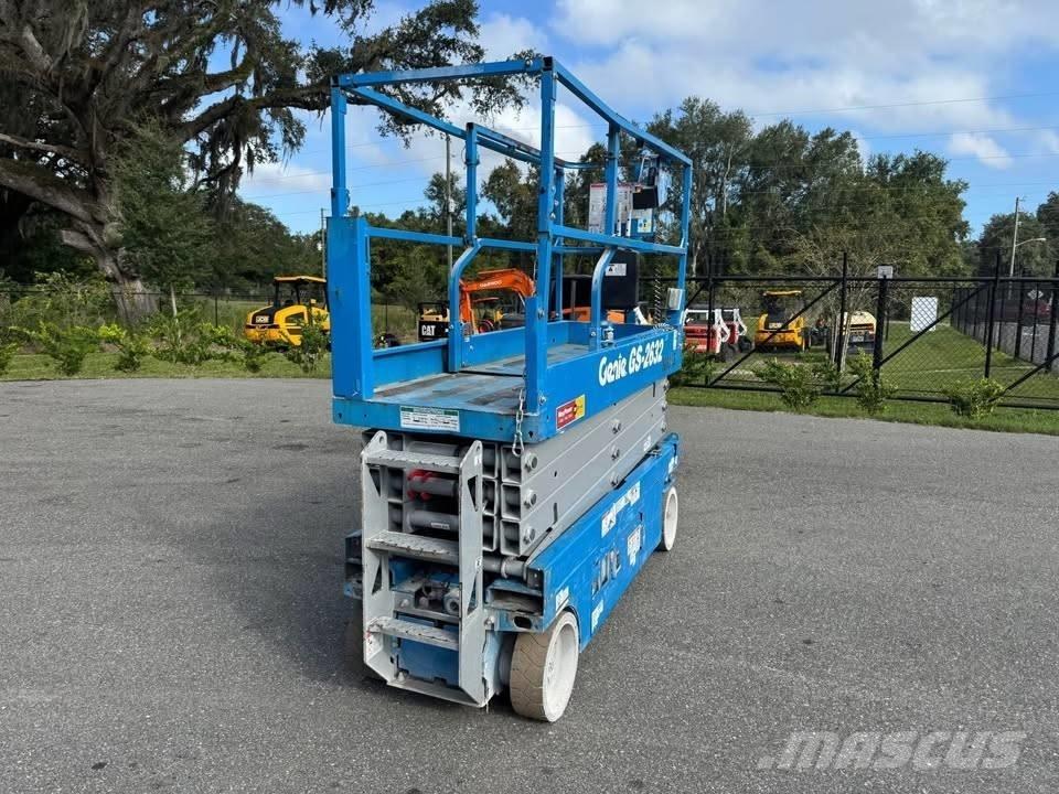 Genie GS 2632 剪叉式升降机