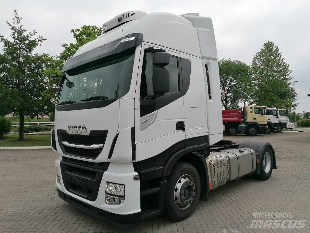 Iveco AS 440 ST/P 牵引车
