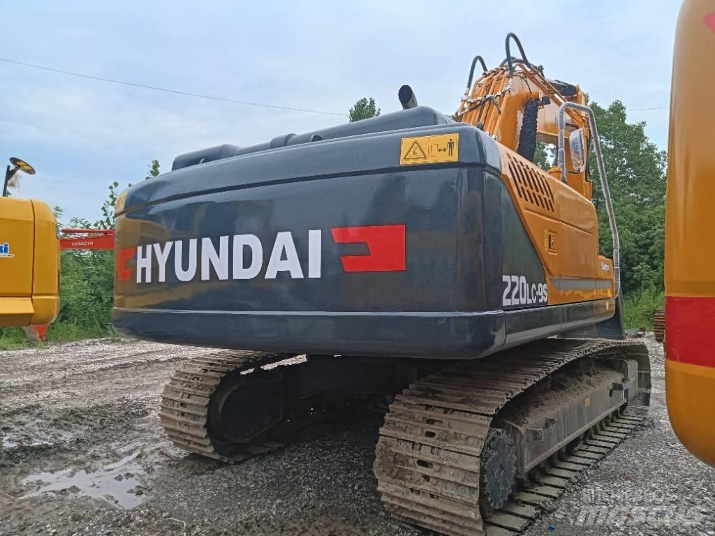 Hyundai R220-9S 履带挖掘机