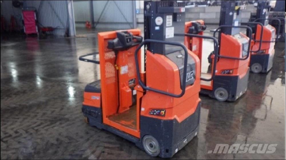 JLG DSP-M 高举式装载机