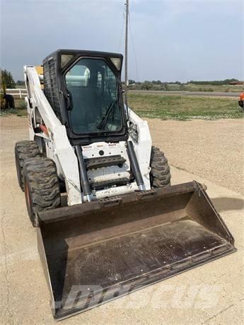 Bobcat S 300 滑移装载机