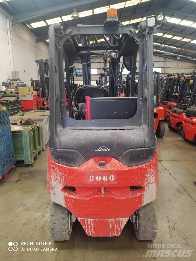 Linde E30/600 电动叉车